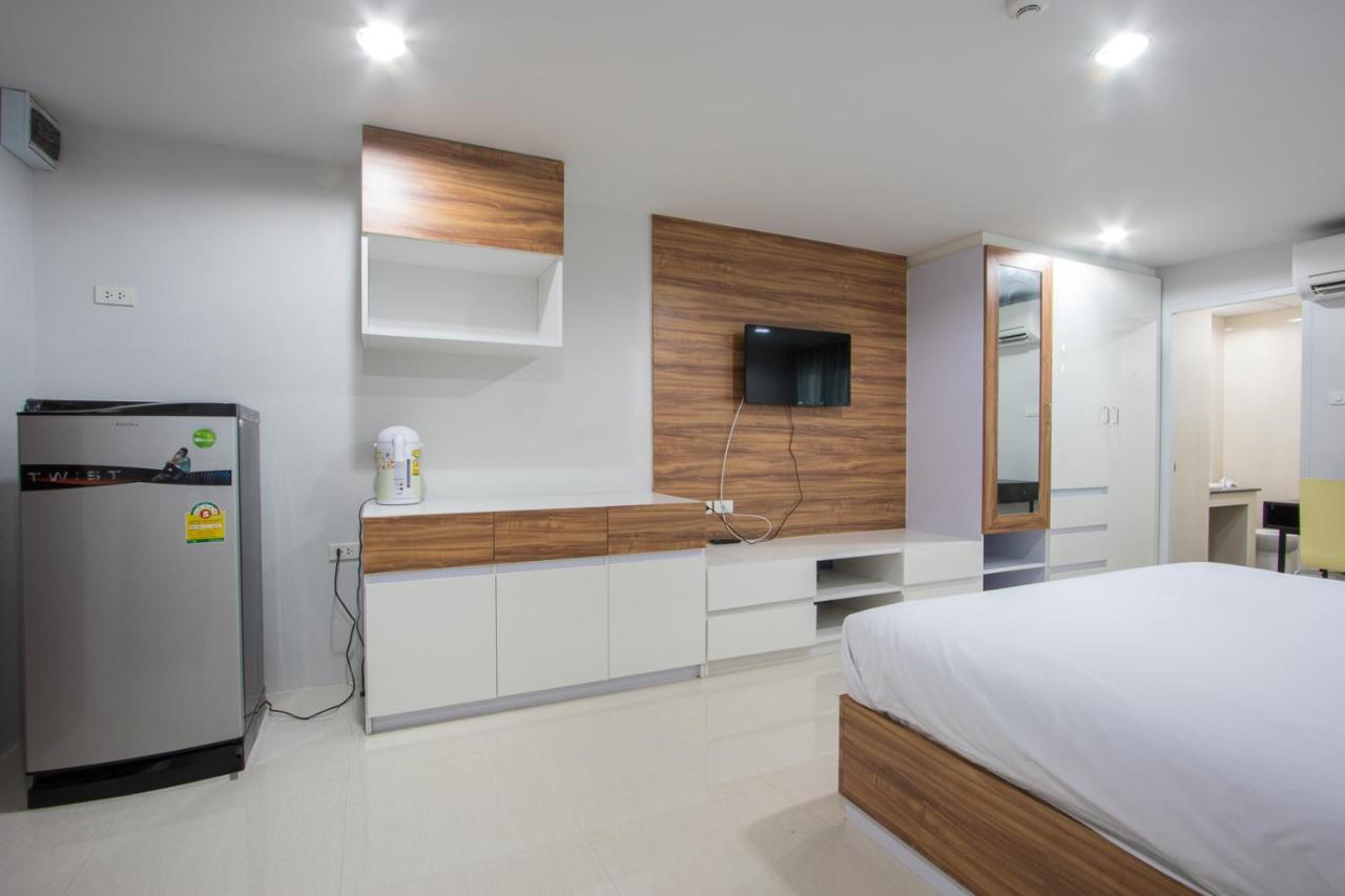 The Seasons Aparthotel Pathum Thani Exterior photo